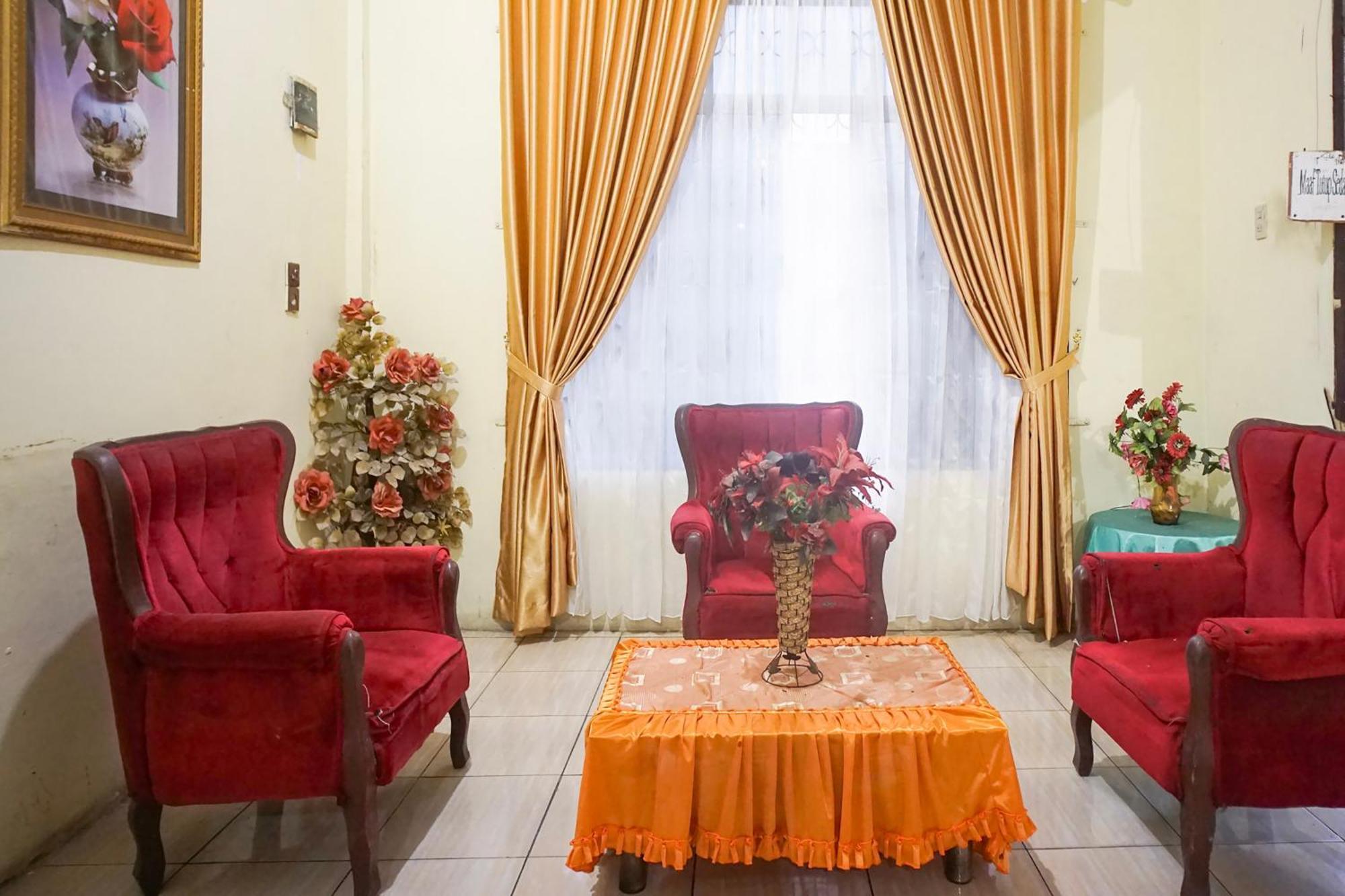 Oyo 931o12 Tamara Syariahnearmasjid Raya Hotel Medan